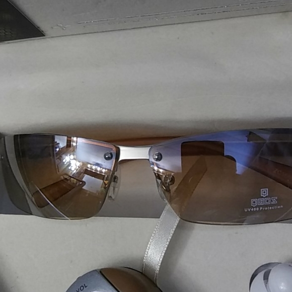 QBOS Watch Set - Picture 5 of 8